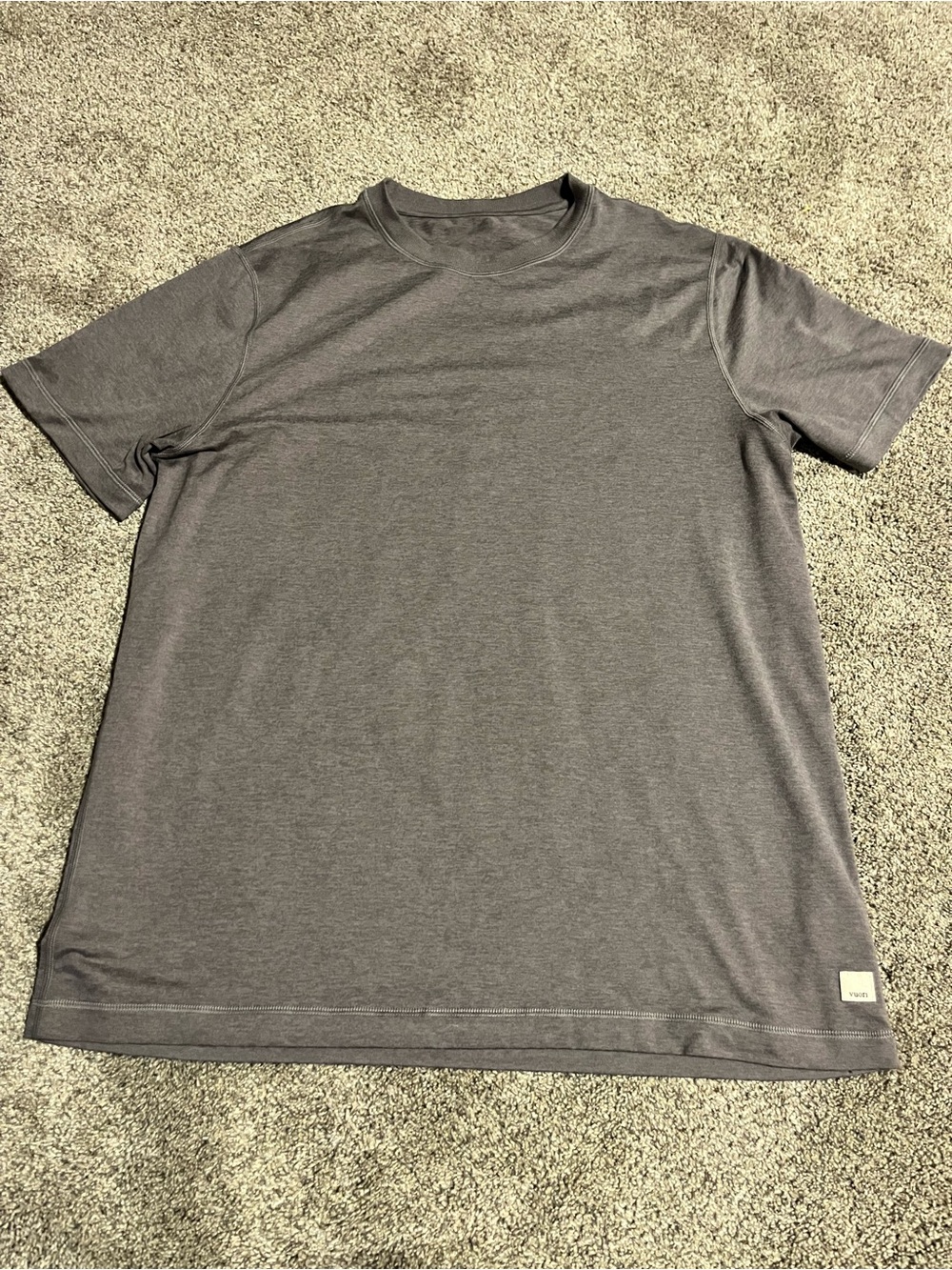 Vuori Strato Tech Tee Short Sleeve Shirt Stretch Performance Large Mens Euc